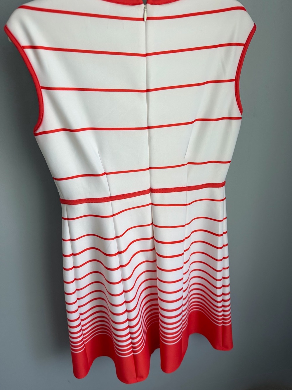 Sandra Darren White and Red Grid Sleeveless Shift Dress - Picture 3 of 3